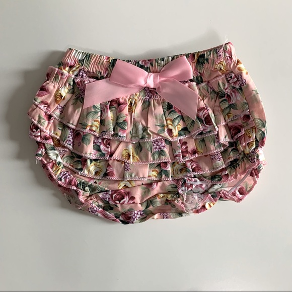 🌱2 for $15🌱Ruffle shorts, onesie, & headband set - Picture 4 of 7